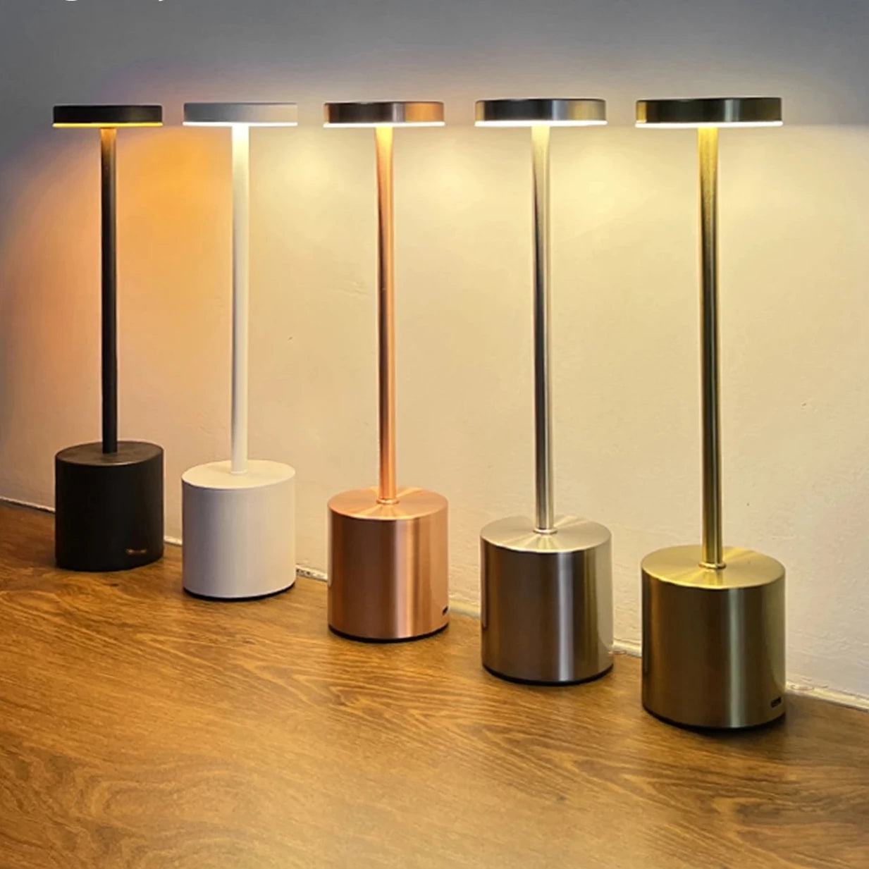 Lampada da Tavolo LED Tattile Ricaricabile – Illuminazione Pratica e Moderna