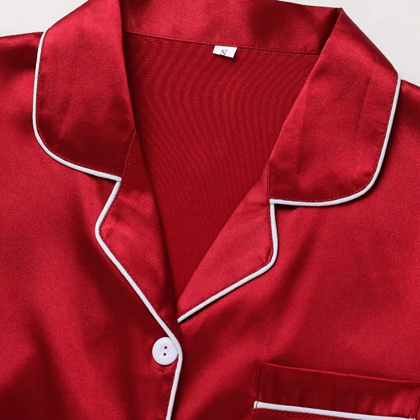 サンドラ | ブリリアントパジャマ – 夜のエレガンスと繊細なタッチ