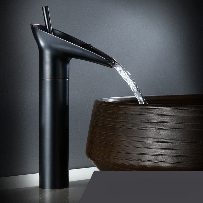 Grifo de Cascada para Baño – Estilo Antiguo y Elegante