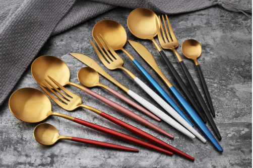 Bestikksett 24 deler – Elegant finish for et raffinert bord