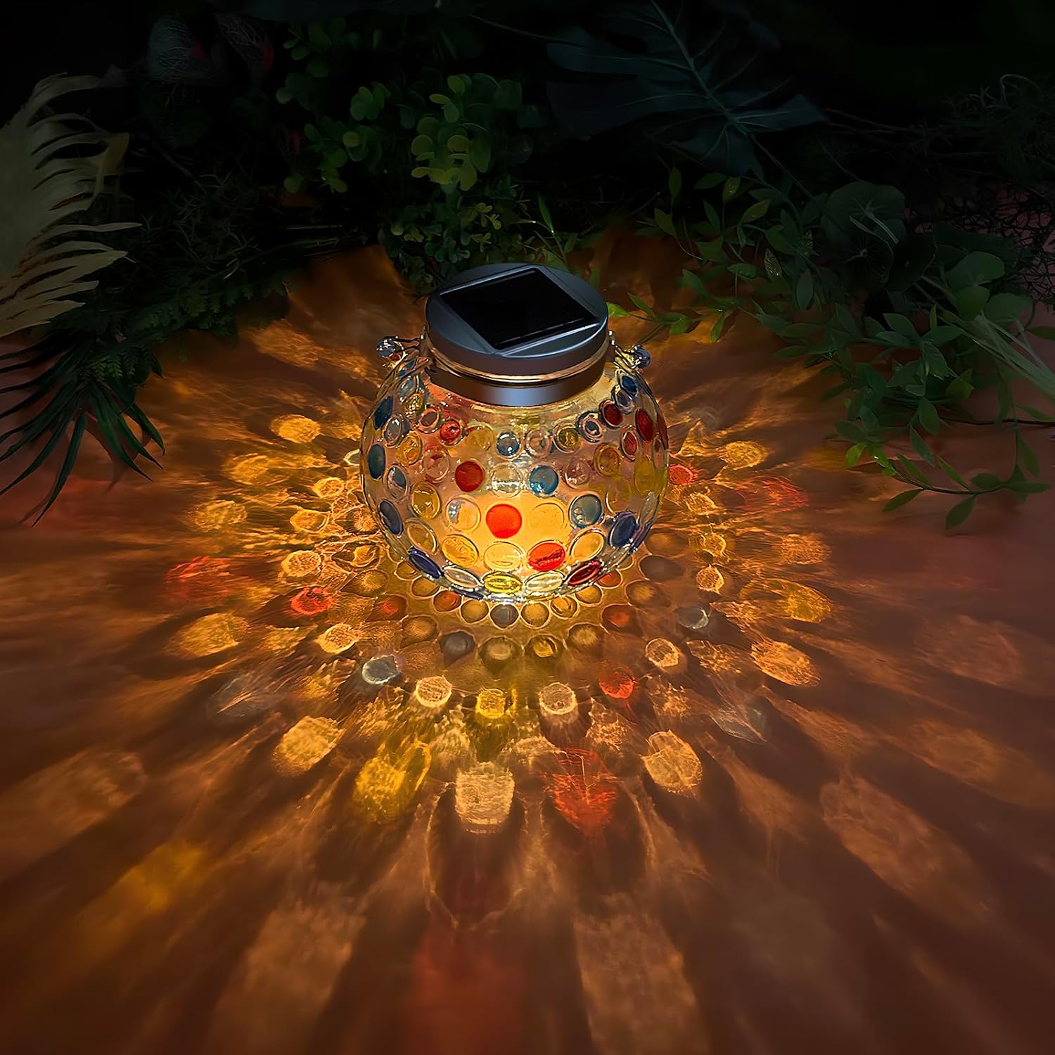 פנס סולארי חיצוני — אלגנטיות בזכוכית