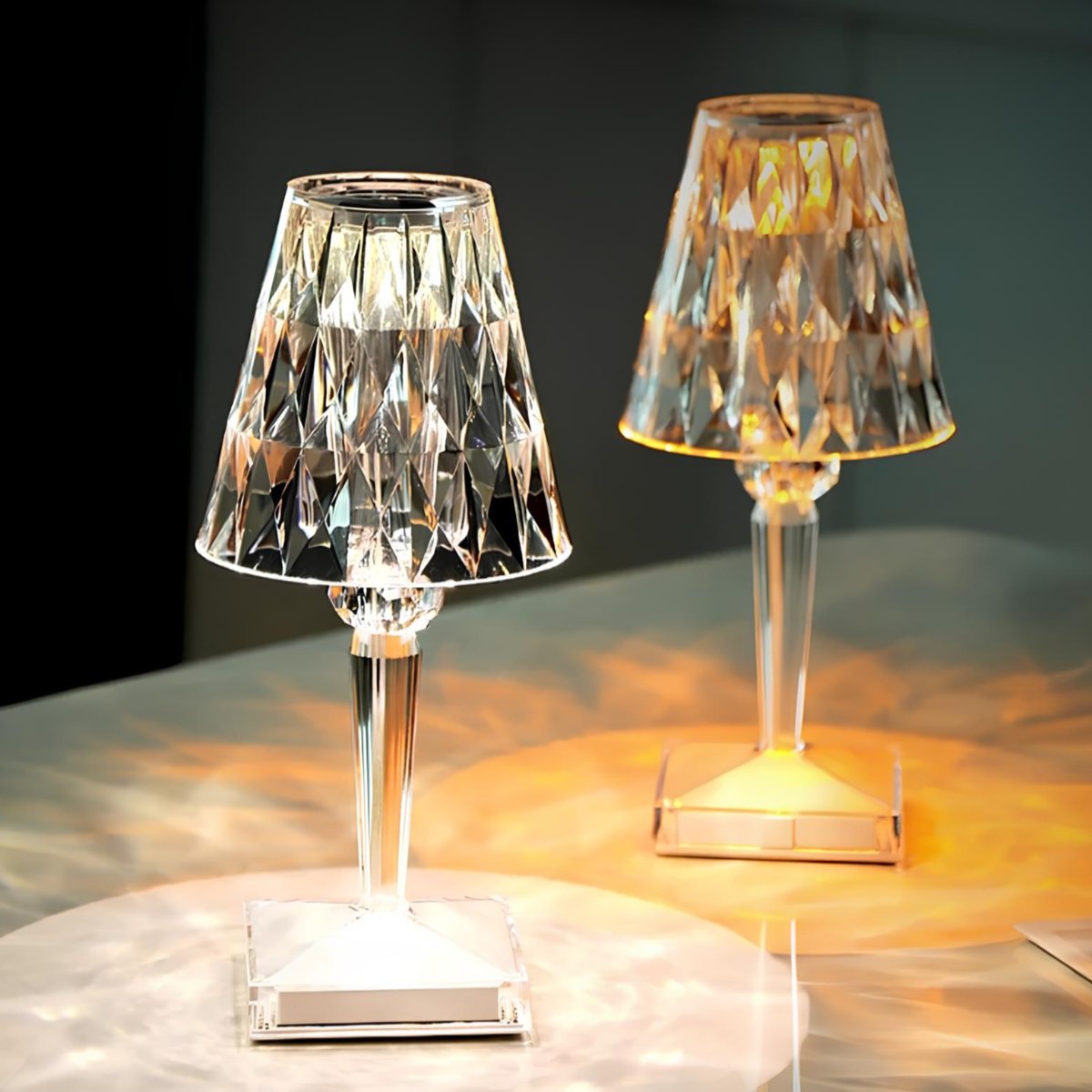 Lampada da Tavolo Cristallina – Eleganza Moderna e Atmosfera Calda