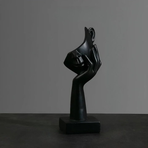 抽象的な樹脂彫刻 - 芸術的な装飾とモダンなスタイル