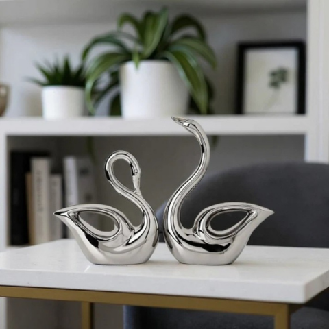 Decorative Ceramic Sculpture – Elegance and Refinement