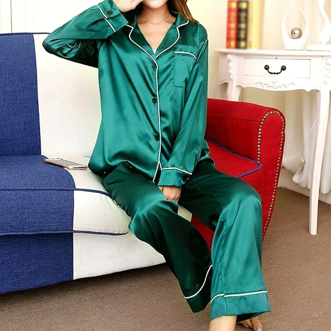 Sandra | Pijama Brillante – Elegancia Nocturna y Toque Delicado