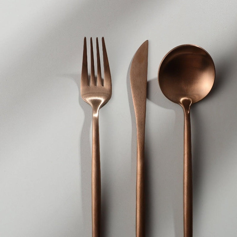 Bestickset – Ren och funktionell stil 