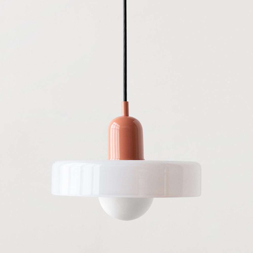 Lampa dekoracyjna wisząca – żywe kolory i bohemski duch 