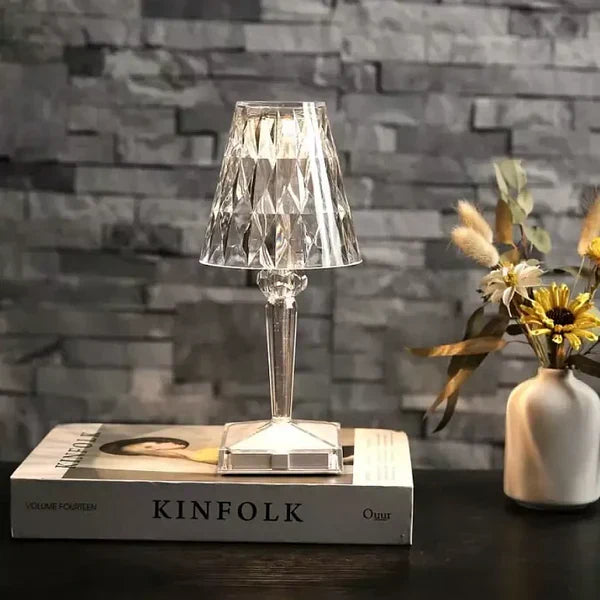 Krystal Bordlampe – Moderne Elegance Og En Varm Atmosfære 
