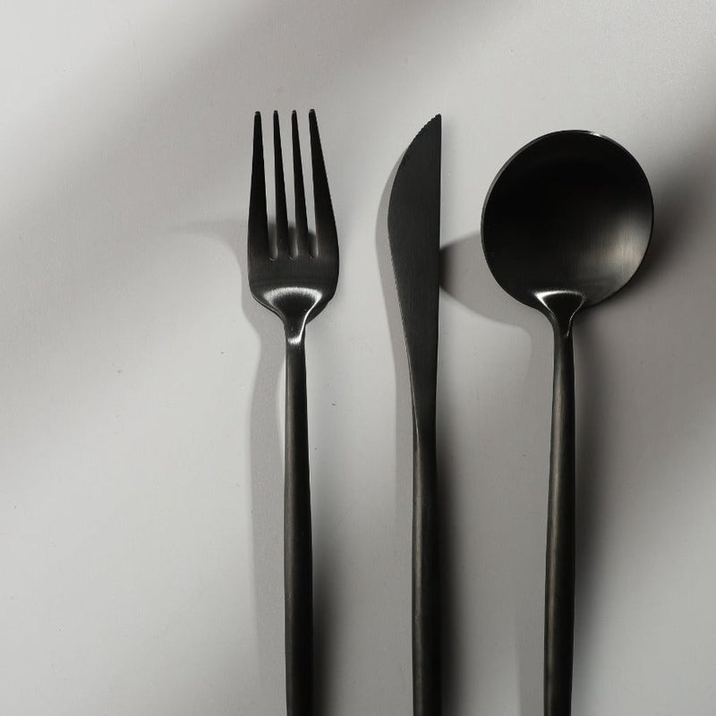 Bestickset – Ren och funktionell stil 