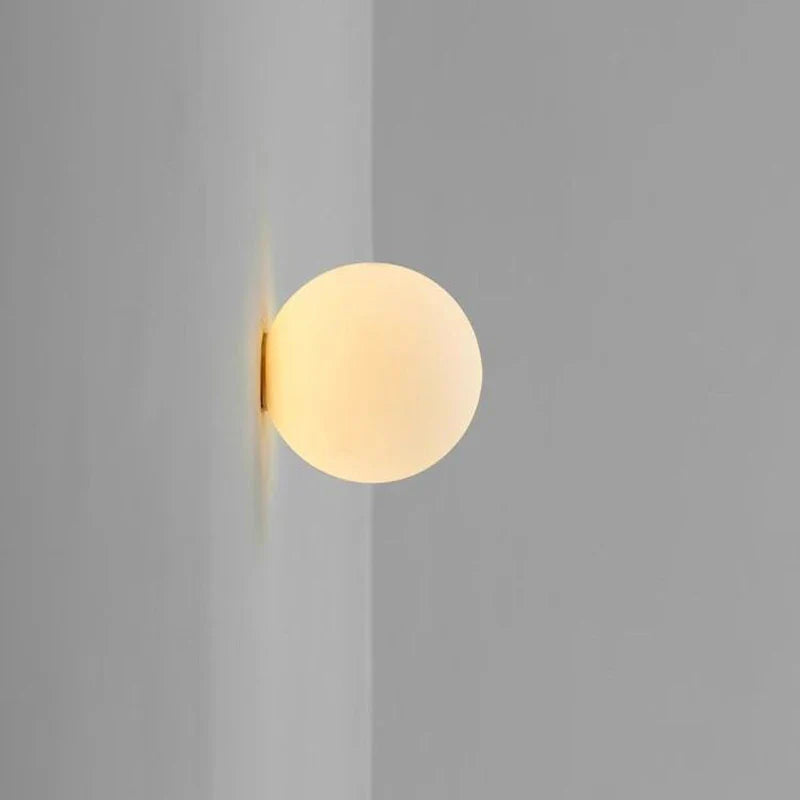 Rund Vegglampe – Rent og Moderne Lys 