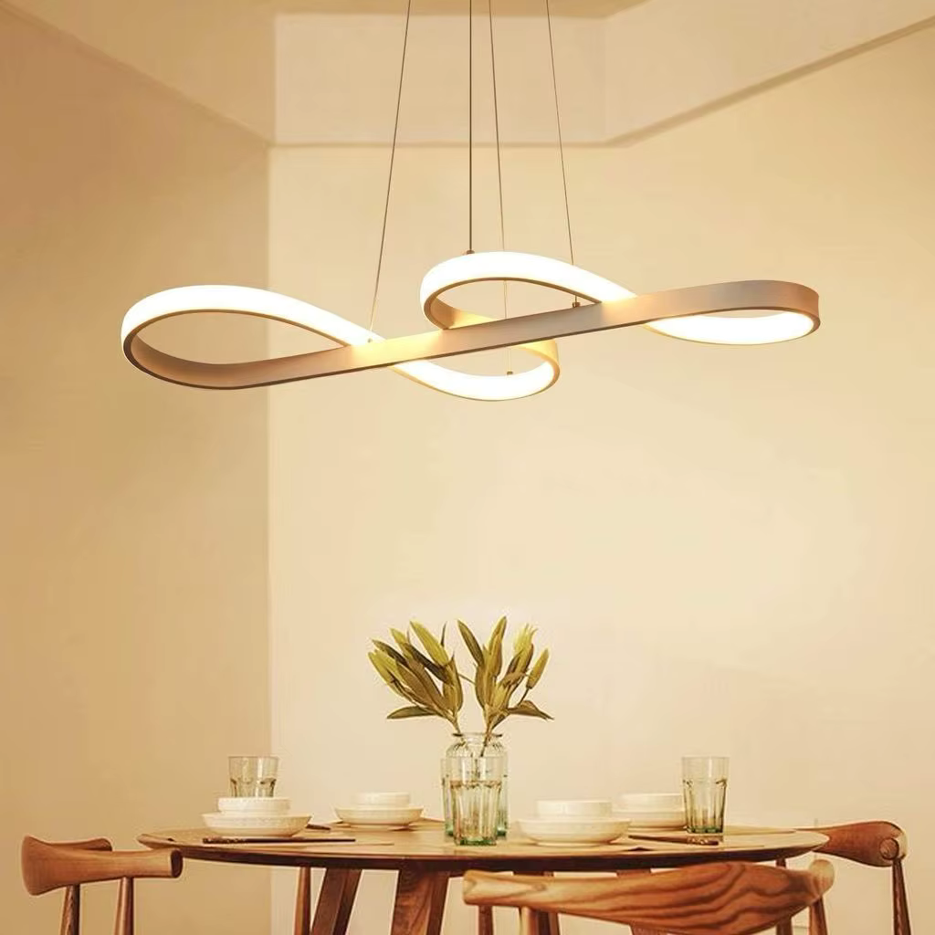 Moderní LED závěsné svítidlo s prstenci – Elegantní a futuristický design 