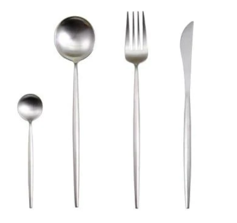 Sæt bestik 24 dele – Elegant finish til et raffineret bord 
