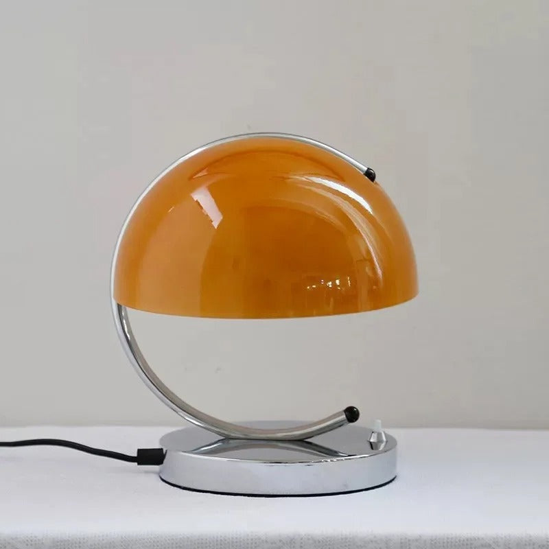 Lampă de masă stil scandinav din sticlă – eleganță și modernitate 
