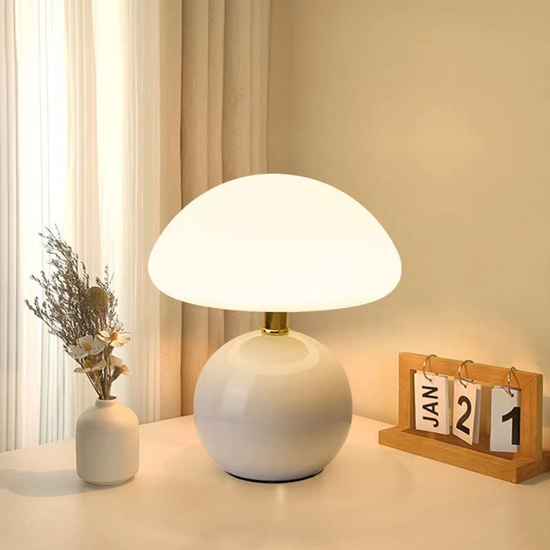 Bordslampa i form av svamp – elegans och originalitet 