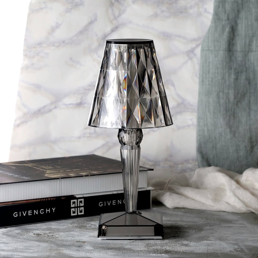 Krystal Bordlampe – Moderne Elegance Og En Varm Atmosfære 