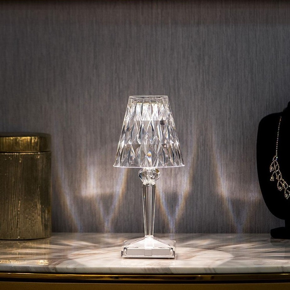 Krystal Bordlampe – Moderne Elegance Og En Varm Atmosfære 