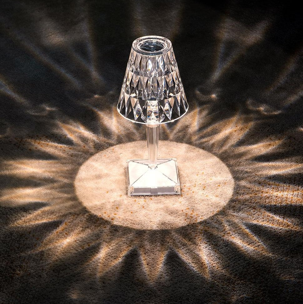 Krystal Bordlampe – Moderne Elegance Og En Varm Atmosfære 