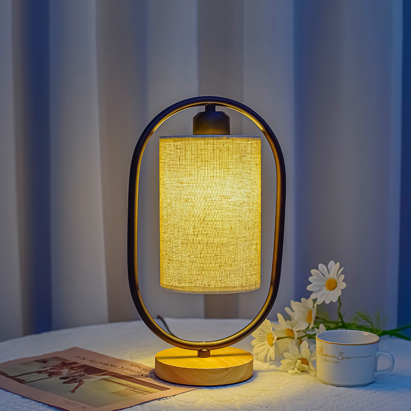 LED-Tischlampe — Vintage-Eleganz 