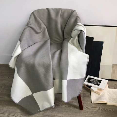 Cuadro a Cuadros – Elegancia Moderna y Confort Acogedor 