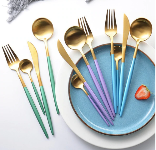 Sæt bestik 24 dele – Elegant finish til et raffineret bord 