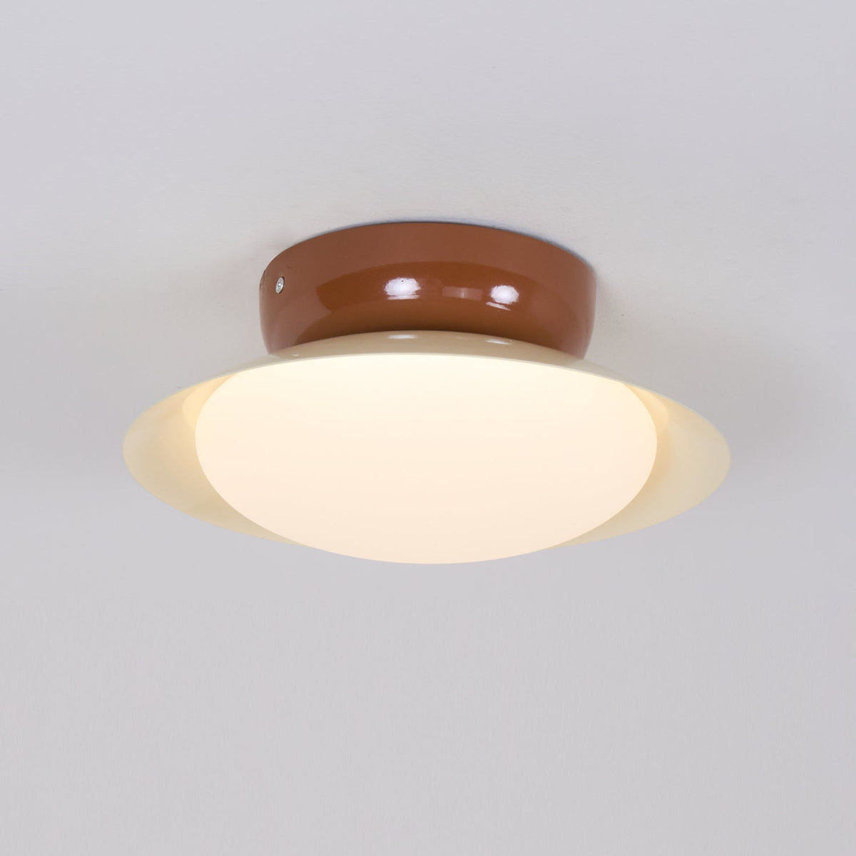 Plafoniera rotonda a LED - Bagliore naturale ed eleganza discreta