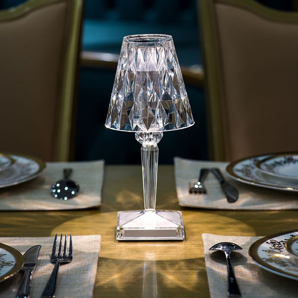 Krystal Bordlampe – Moderne Elegance Og En Varm Atmosfære 