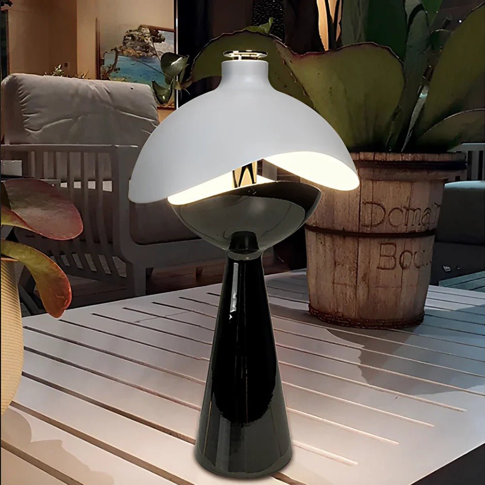 Skulpturerad Bordslampa – Elegans Och Originalitet 