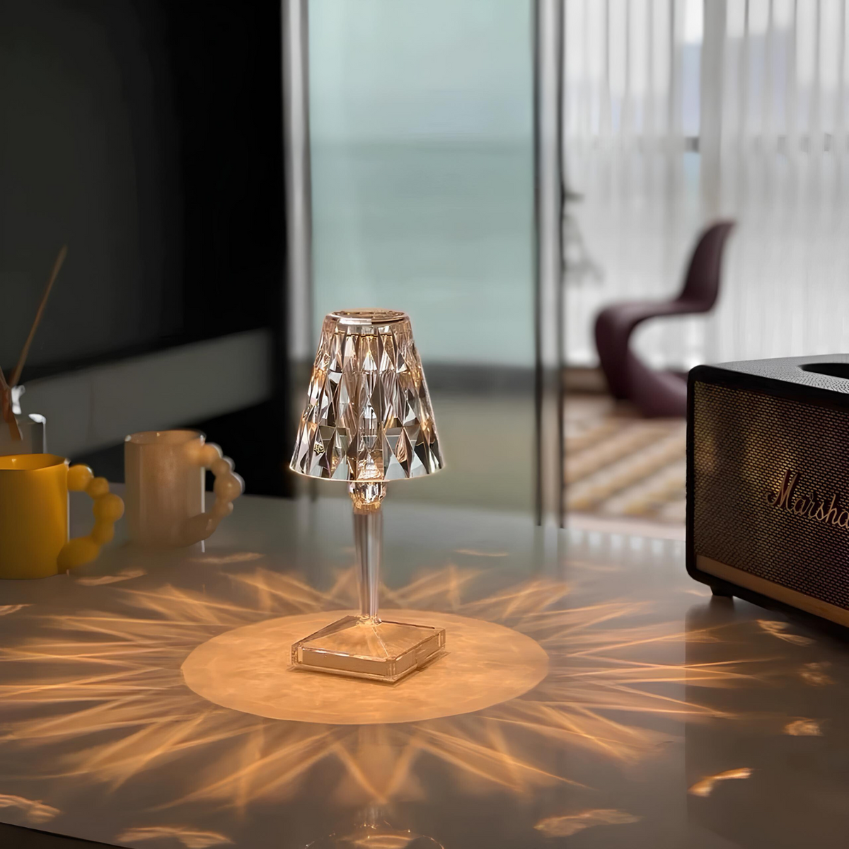 Krystal Bordlampe – Moderne Elegance Og En Varm Atmosfære 