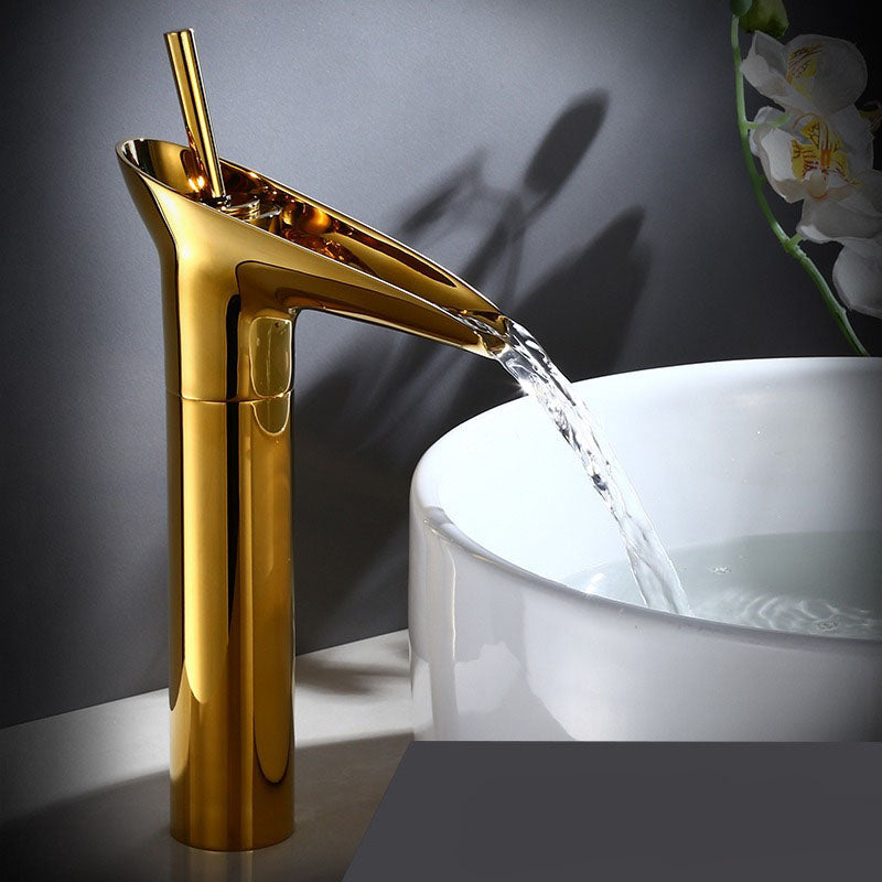 Grifo de Cascada para Baño – Estilo Antiguo y Elegante 